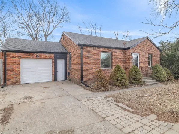 413 19th St, West Des Moines, IA 50265