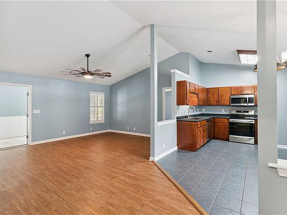 5th image of 314 Lake Forest Dr