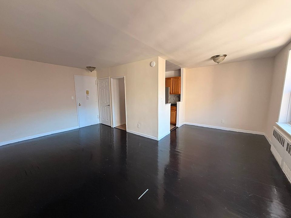 1st image of 14202 84th Dr APT 4N