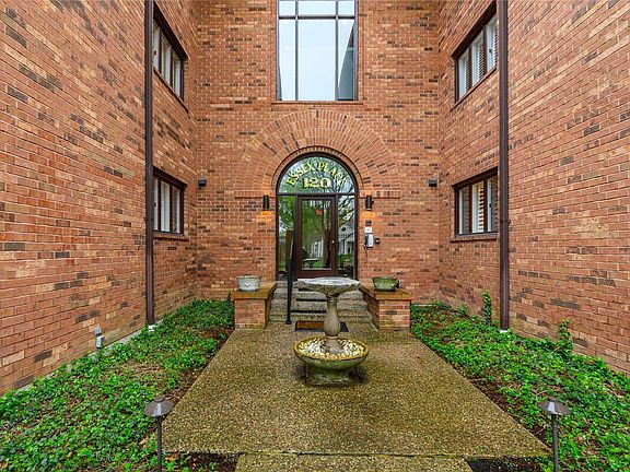 4th image of 120 W Essex Ave APT 3C