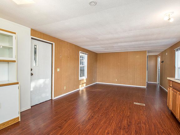 4th image of 707 E Zuni Dr