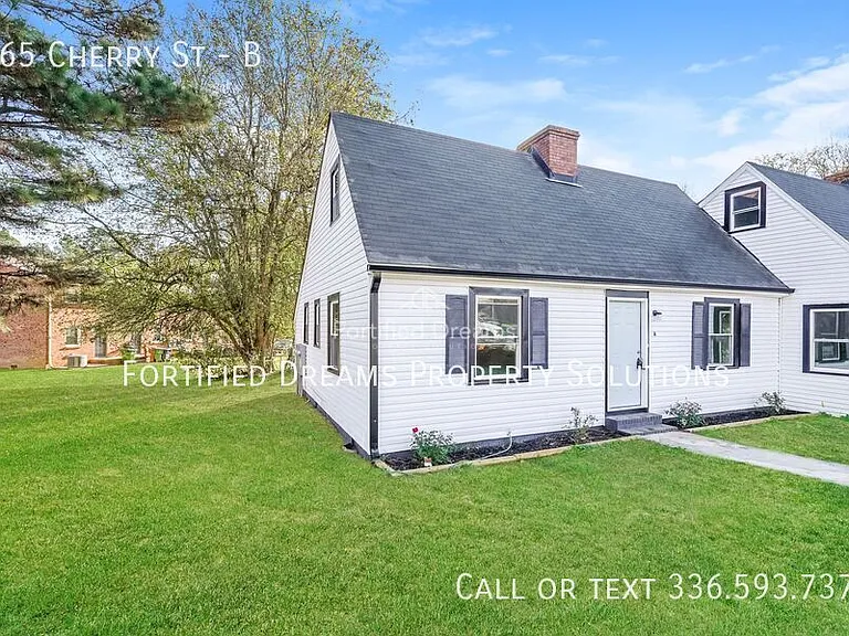 165 Cherry Ln #B — Photo 2