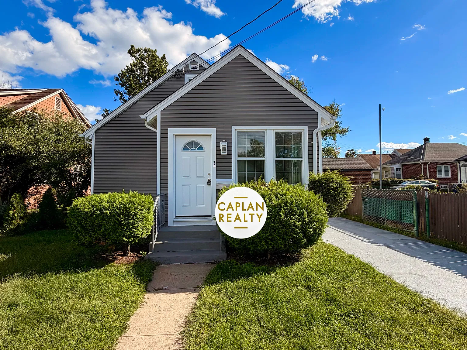 4 bed, 1.5 bath, 1870 sqft, $2,975 — Photo 1