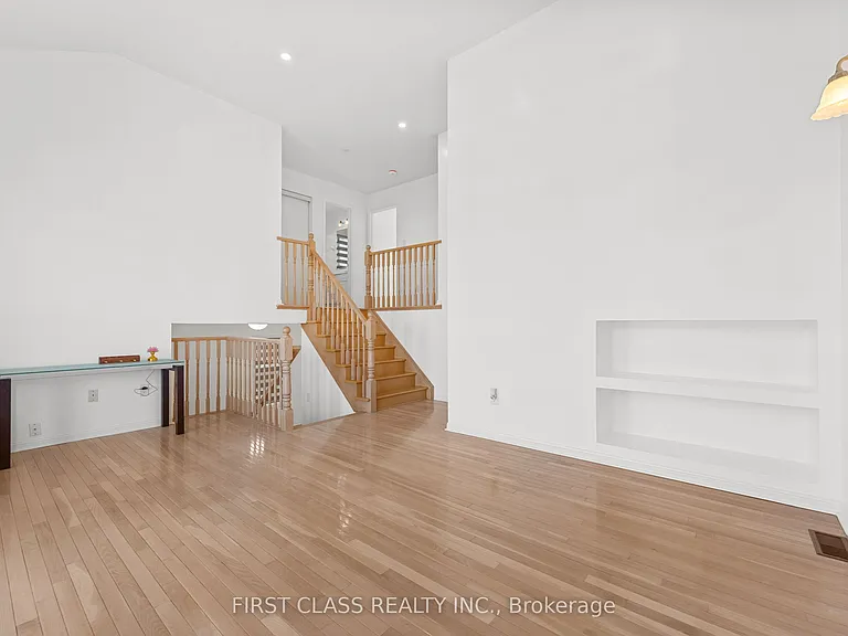5554 Churchill Meadows Blvd #MAIN — Photo 21