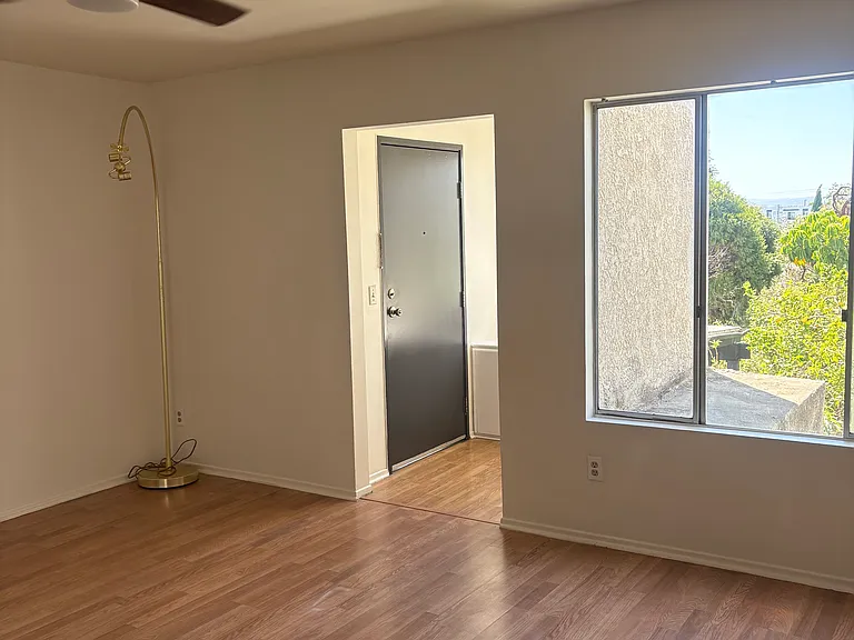 434 N Lake St #2 — Photo 6