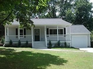 275 N Cleveland St, Chagrin Falls, OH 44022