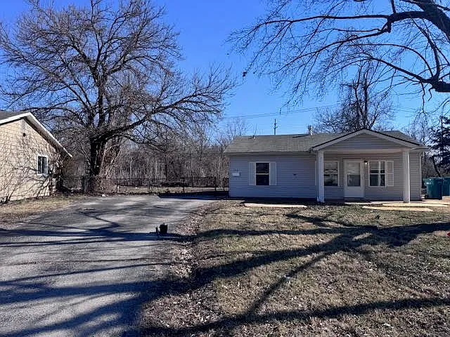 Building Photo - 142 Saint Barbara Ln