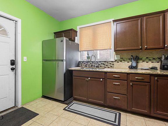 5th image of 1505 N Leclaire Ave