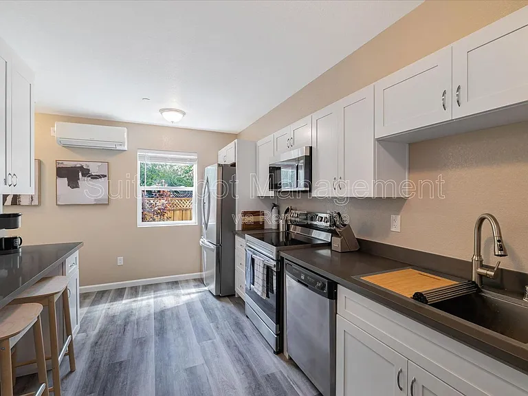 160 Harrison Ave #D3 — Photo 9