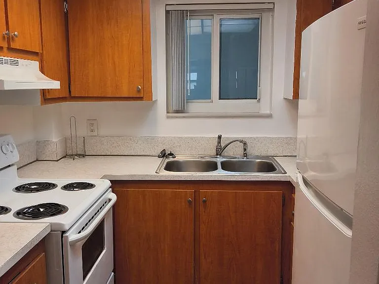 7041 Pembroke Rd #2 — Photo 8