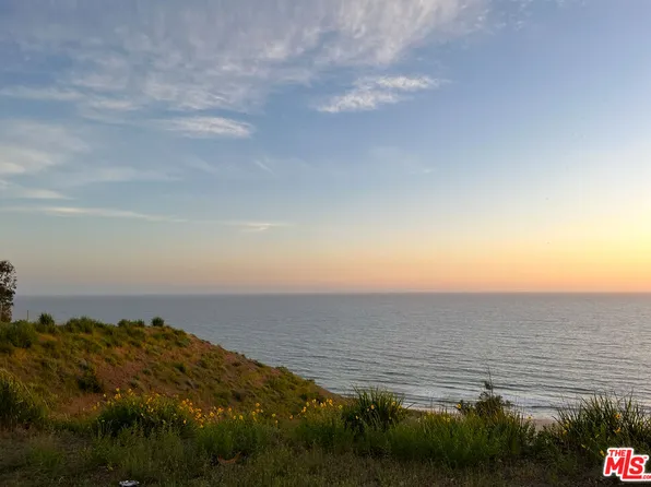 516 Chapala Dr, Pacific Palisades, CA 90272