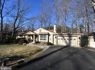 6508 Lakeview Dr, Falls Church, VA 22041