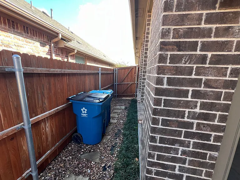 616 Ardath Rd — Photo 22