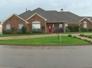 712 Fieldstone Dr, Hewitt, TX 76643
