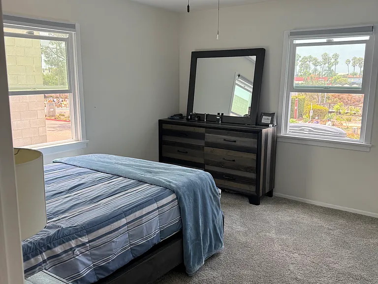 146 N Cedros Ave — Photo 12