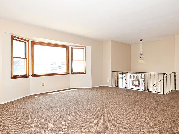 2nd image of 980 1st Ave