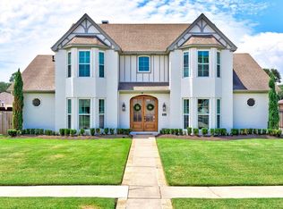2814 Round Tower Ln, Port Neches, TX 77651
