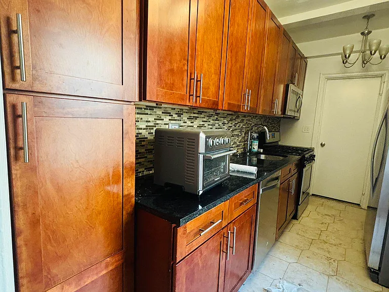 133 W 71st St #7C8C — Photo 1
