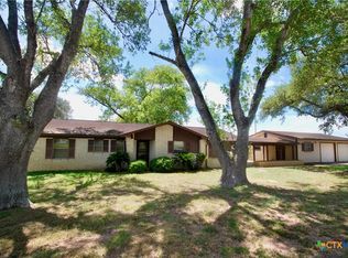 2388 Us Highway 77 S, Hallettsville, TX 77964