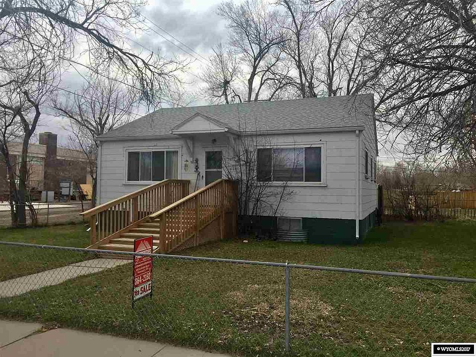 1st image of 408 S 3rd St