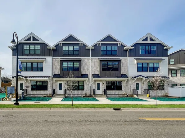 711 N Saint Peter Ave, South Bend, IN 46617