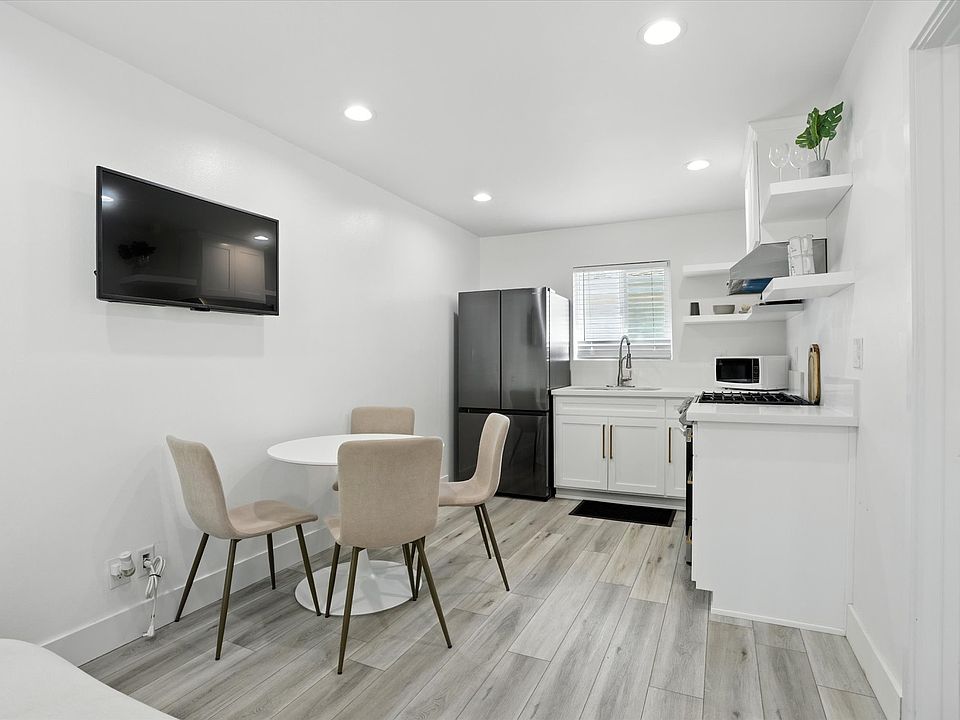1st image of 2132 Santa Fe Ave