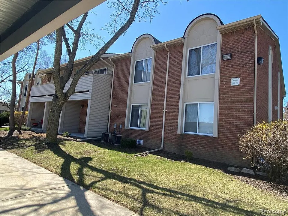 2017 E Franklin Dr #61