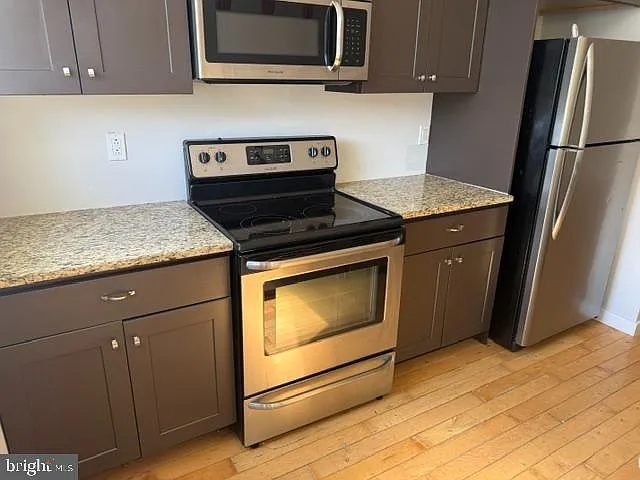 2029 E Fletcher St #8 — Photo 2
