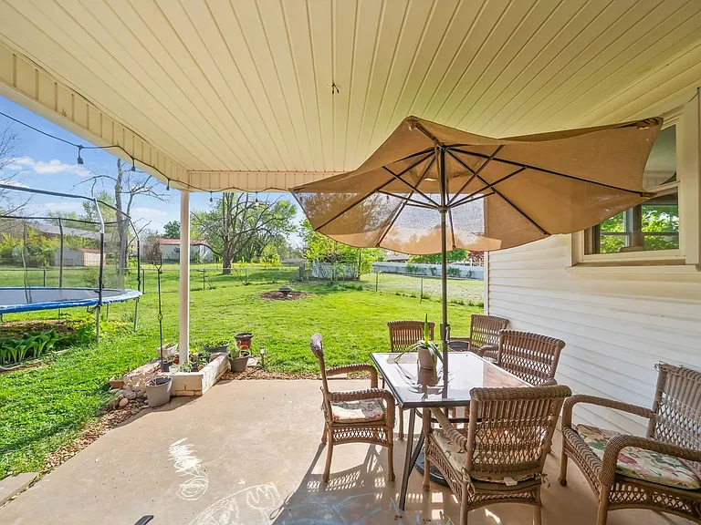 3611 Bahama Dr — Photo 34