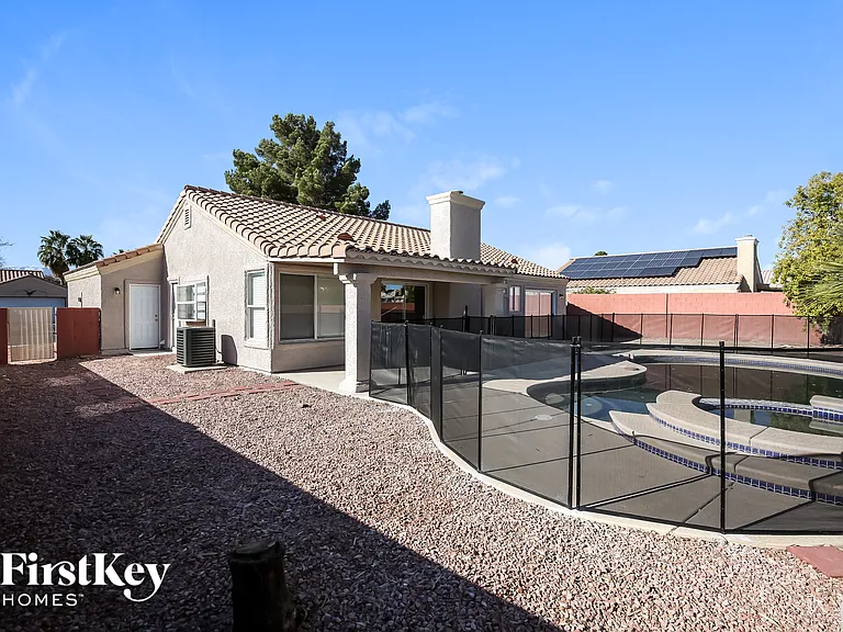 4912 Breezy Day Dr — Photo 14
