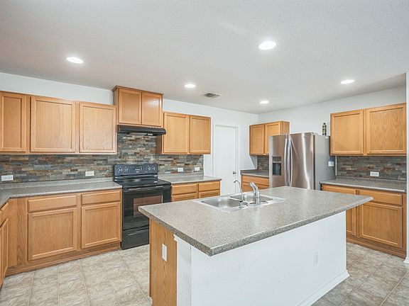 2nd image of 1236 Lonesome Oak Dr