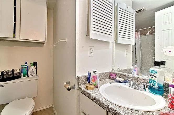 2401 Leon St #106 — Photo 3