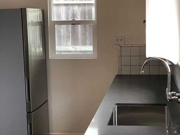 5th image of 322 W Pedregosa St APT B