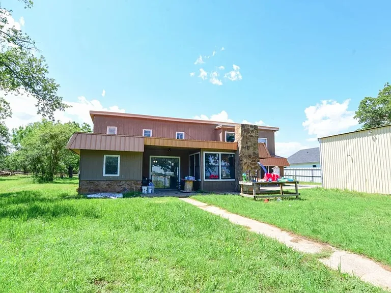9142 County Road 197 — Photo 20