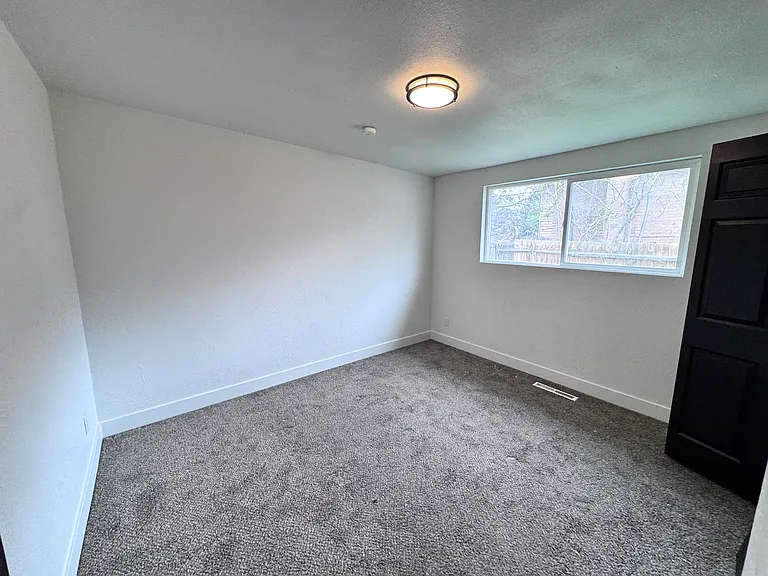 3560 S 4800 W — Photo 7