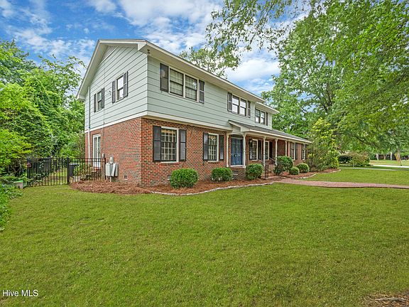 3rd image of 102 Lord Ashley Drive