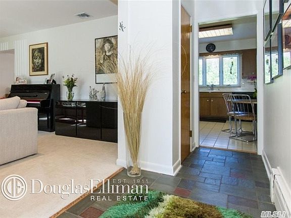 4th image of 50 Breitstadt Ct