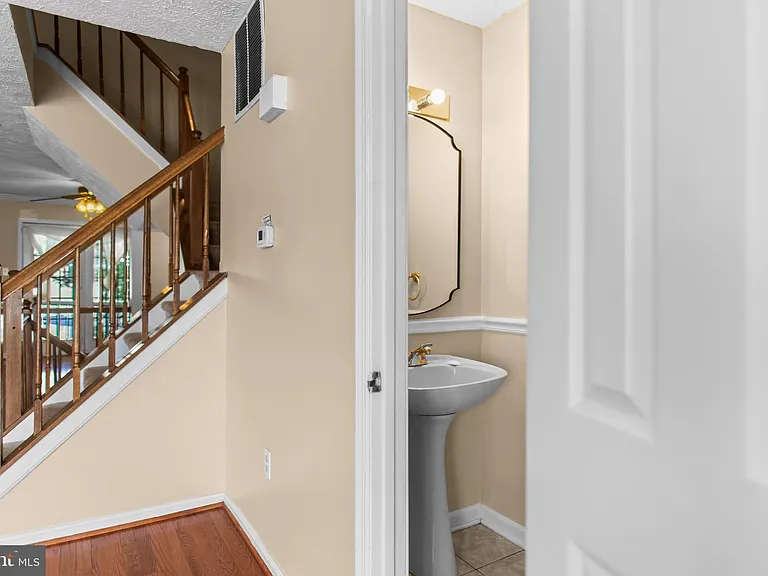 8514 Rheims Ct — Photo 5