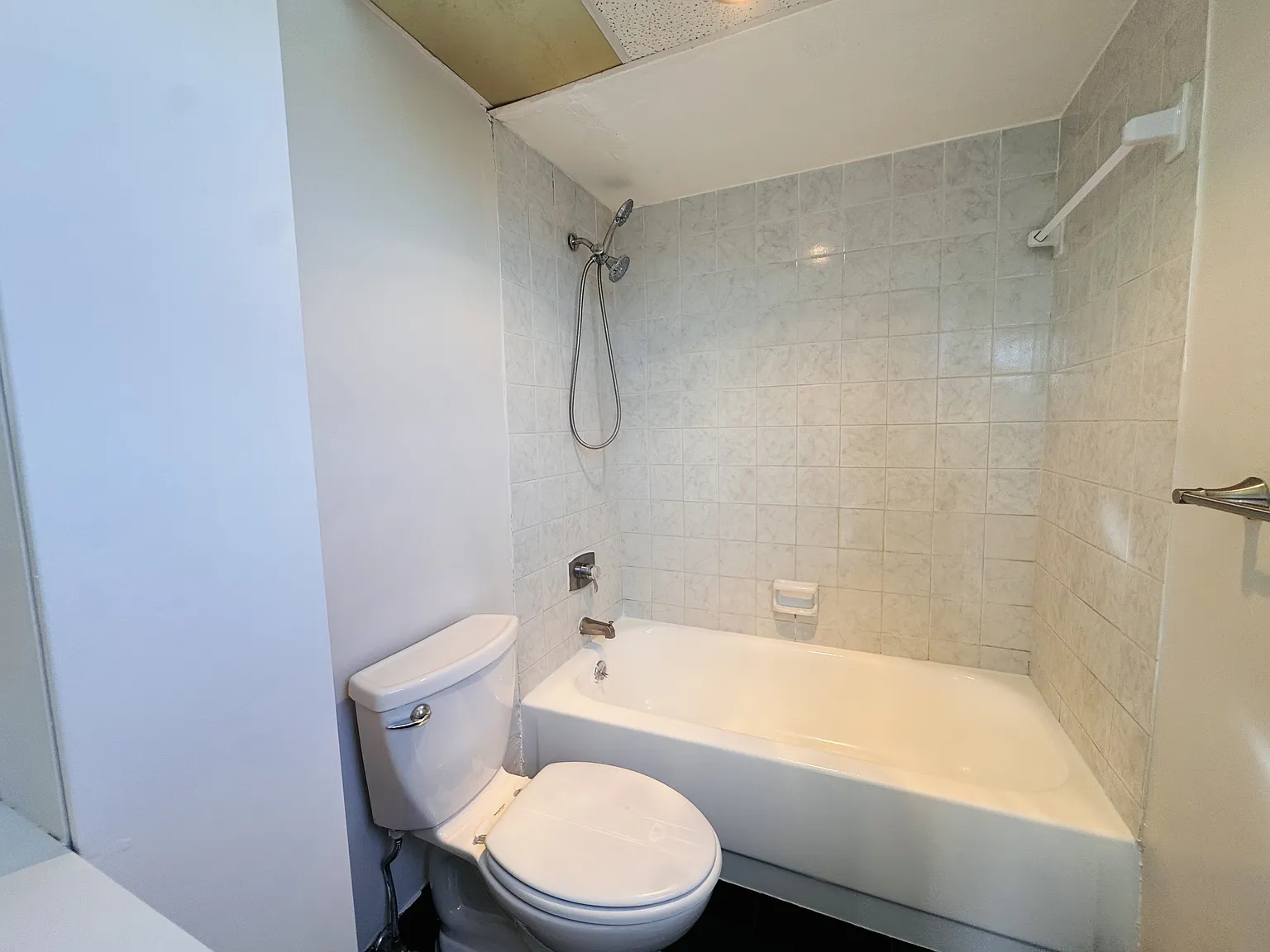 500 Executive Center Drive #4-A - 4 A — Photo 4