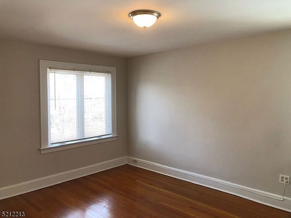 5th image of 57 Montrose Ave Floor 2