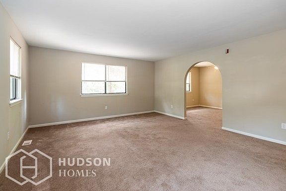 Hudson Homes Management - Living Room