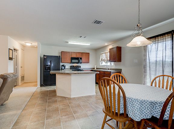 5th image of 239 Saddlebrook Ln