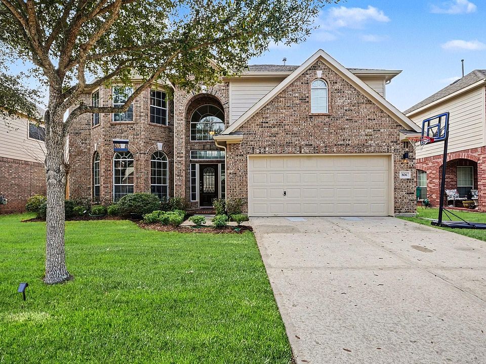 1st image of 806 Dawn Ridge Way