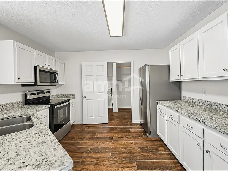 3 Lowell Ct — Photo 3