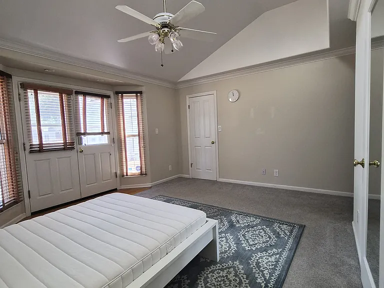 4315 Fillmore St — Photo 2