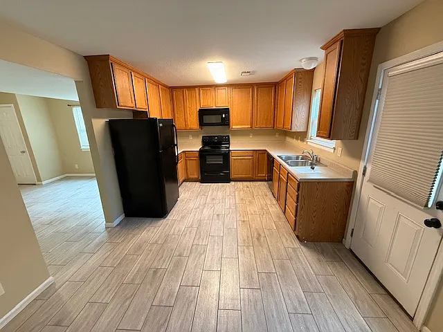 109 Silver Leaf Ln — Photo 5