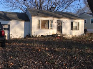 7701 Smalley Ave, Kansas City, MO 64138
