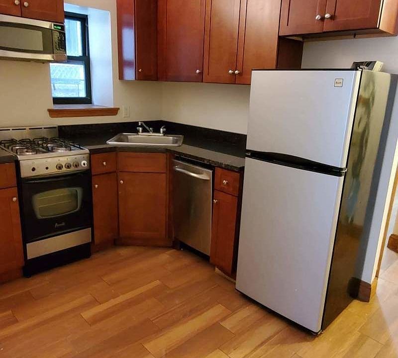 1st image of 190 Claremont Ave #Bf