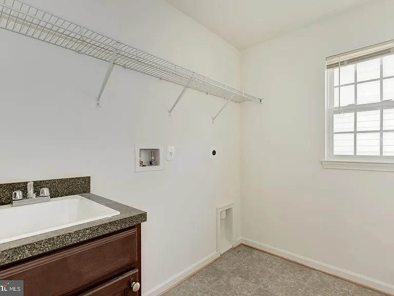 3795 Louise Ave — Photo 25