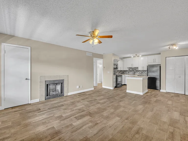 364 Northpointe Ct #206 — Photo 11
